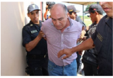 El exalcalde, Roberto Torres Gonzáles,es trasladado a la audiencia en el penal. (Foto El Comercio)
