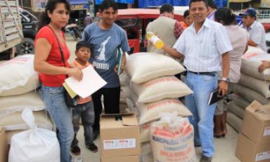 Comedores populares son dotados con productos
