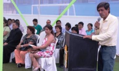 Alcalde de Ferreñafe, Jacinto Muro, en la inauguración de un complejo deportivo.