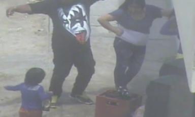 Fiscalía investiga caso de niño grabado bebiendo cerveza con padres en Monsefú