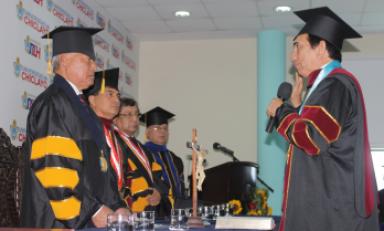 Universidad de Chiclayo juramenta a nuevo rector