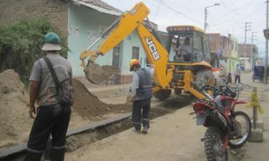 Paralizan obras de agua potable en el distrito de Olmos