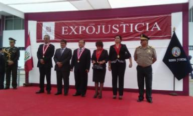 El presidente del Poder Judicial, Victor Ticona, inauguró en Chiclayo la Expojusticia. (Foto Chimbotenlinea.com)