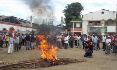 La protesta de los trabajadores de Tumán llegó a su día más violento. (Foto RPP)