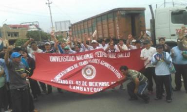 Trabajadores de UNPRG exigen mejoras salariales en huelga (Foto RPP)