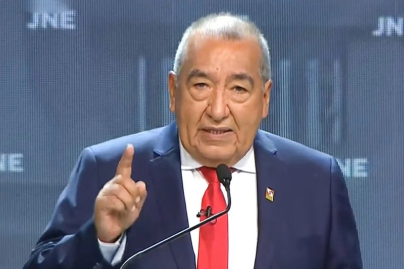 Candidato Mario Vizcarra propone combatir la delincuencia con las FF.AA.