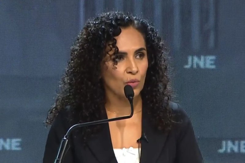 Rosario Fernández plantea “militares en las calles”