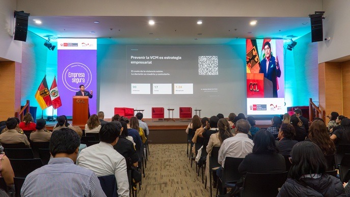 CCL y Ministerio de la Mujer fortalecen compromiso para promover espacios laborales libres de violencia