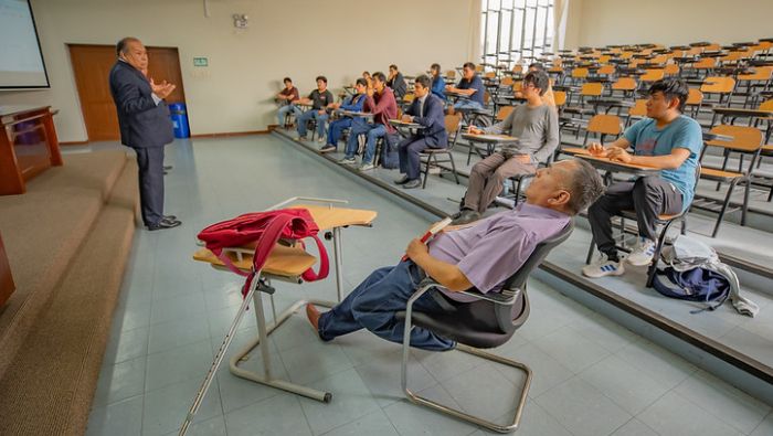 Padre ejemplar con discapacidad severa viaja de Chanchamayo a Lima para estudiar en San Marcos