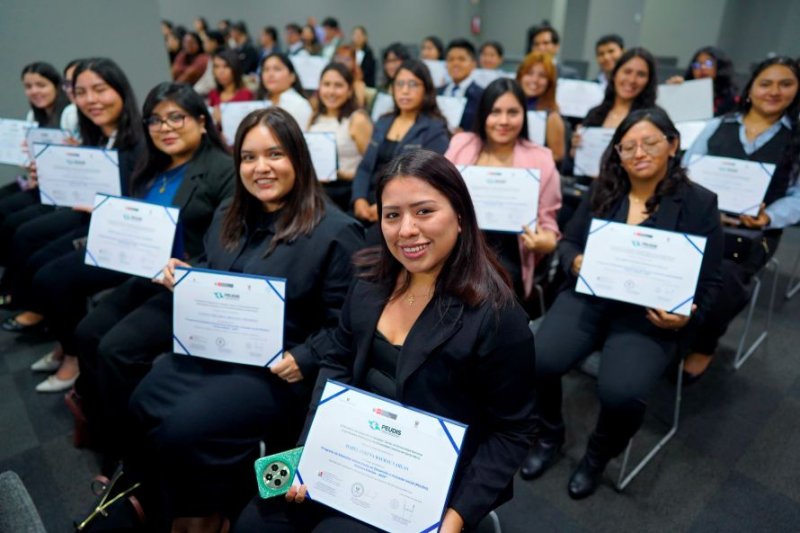 Consolidan formación de una nueva generación de profesionales comprometidos con el desarrollo y la inclusión social