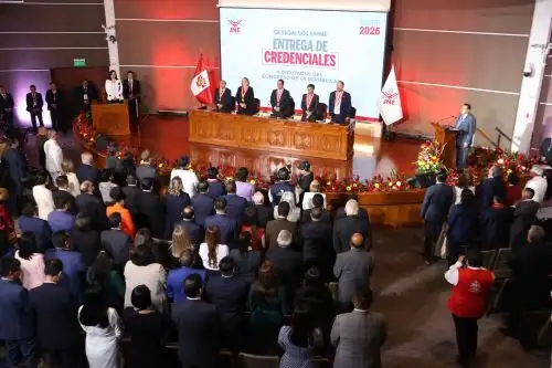 JNE entrega credenciales a 130 diputados electos