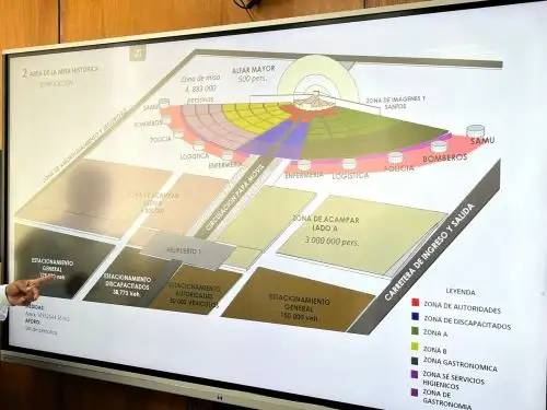 Preparan megaescenario en Reque para la multitudinaria misa del papa León XIV