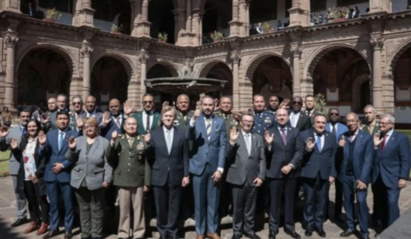 Ministros de Defensa de 33 países suscriben Declaración de Cusco para reforzar cooperación