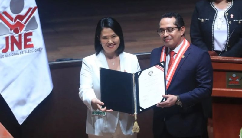 Keiko Fujimori recibe credenciales del JNE como presidenta electa de la República para el periodo 2026-2031