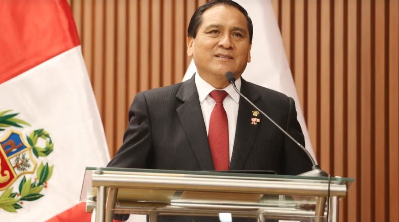 Ministro Flavio Cruz, sobre posible indulto a Pedro Castillo, “no está en la agenda ni siquiera entre rumores”