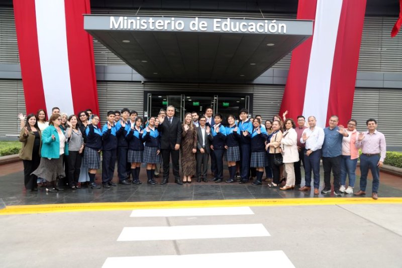 Biblioteca escolar digital del Minedu ofrece recursos educativos a 5 millones de estudiantes