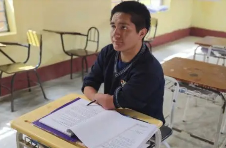 Dalmacio el escolar lambayecano, sin manos ni piernas, que sueña con convertirse en médico