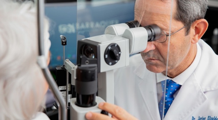 Cómo empieza un desprendimiento de retina y ¿Cómo inicia un desprendimiento de retina y qué notan los pacientes?