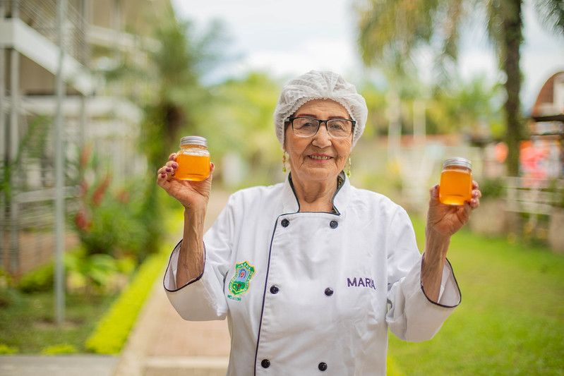 Más de 100 adultos mayores accedieron a becas del Pronabec