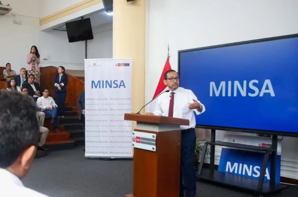 Ministro Luis Dyer alertó situación financiera en el Ministerio de Salud: “No hay dinero, se lo gastaron todo”