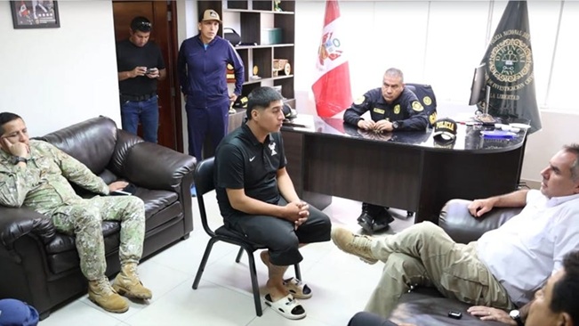 Fiscal Chávez Cotrina dice que "fue un error" que Rafael Belaunde interactuara con detenidos por asesinato en Trujillo