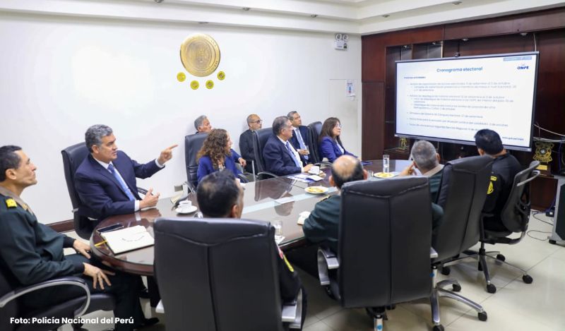 Jefe (i) de la ONPE coordina con las Fuerzas Armadas y la Policía Nacional la seguridad de los comicios
