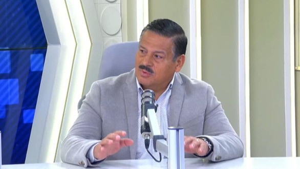 Senador Barragán niega alianza entre Obras y el Gobierno: "Lo que hemos votado es lo mejor para el país"