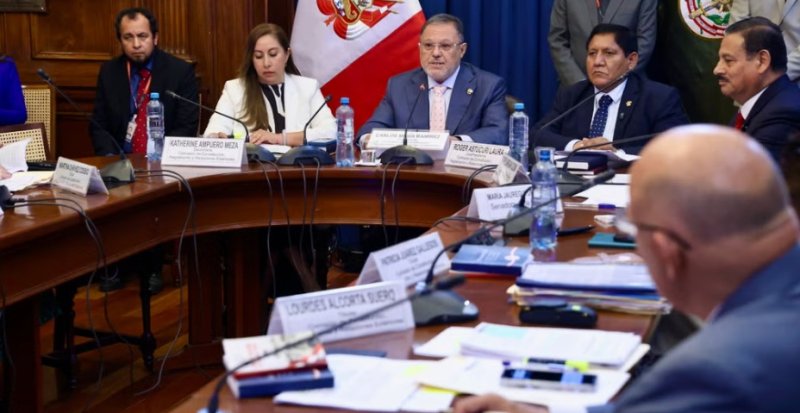 Comisión de Constitución del Senado aprueba siete puntos adicionales sobre el pedido de facultades