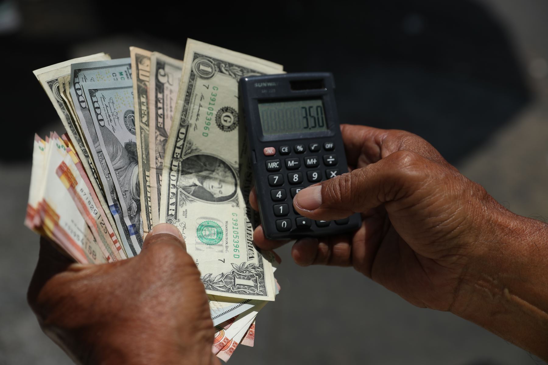 ¿Por qué el dólar ha subido a más de S/ 3.80? Esto dice el BCR