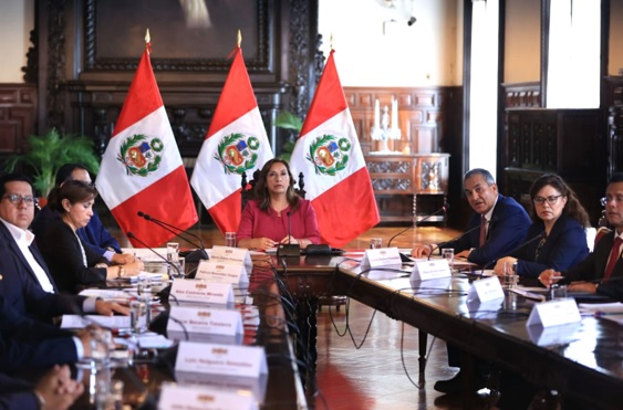  Presidenta Boluarte anuncia que se abrirán 16 escuelas de policías a nivel nacional