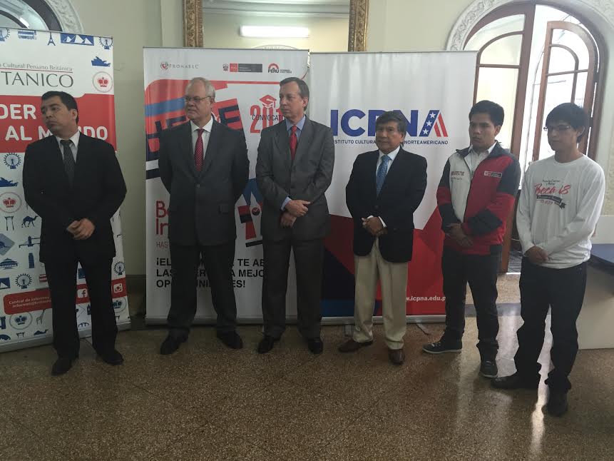 1000 becas de estudio de inglés ofrecerán ICPNA y Pronabec