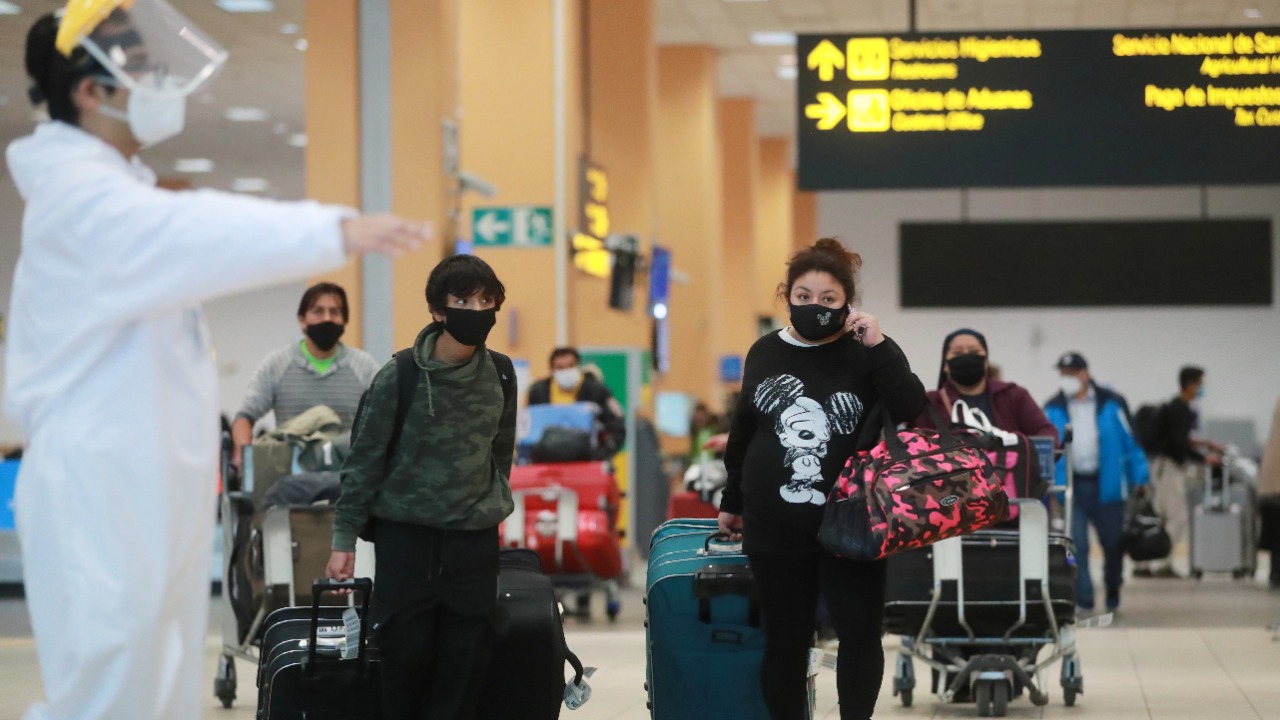 Dictan nuevas medidas sanitarias para los vuelos aéreos internacionales