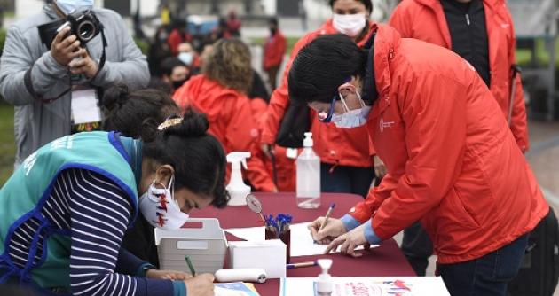 Proyecto Bicentenario se suma a firma del libro conmemorativo por los 200 años de Independencia 