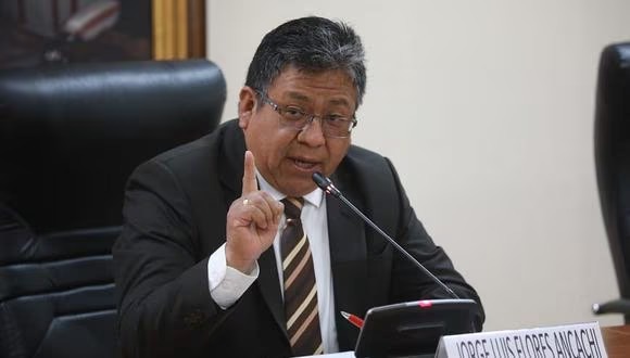 Jorge Flores Ancachi: Comisión de Ética investigará a congresista por recortar sueldo a trabajadores