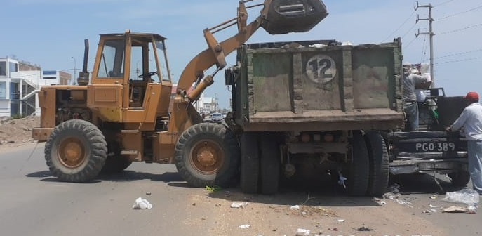 Lambayeque: retiran 24 toneladas de basura y desmonte de la carretera a Chacupe
