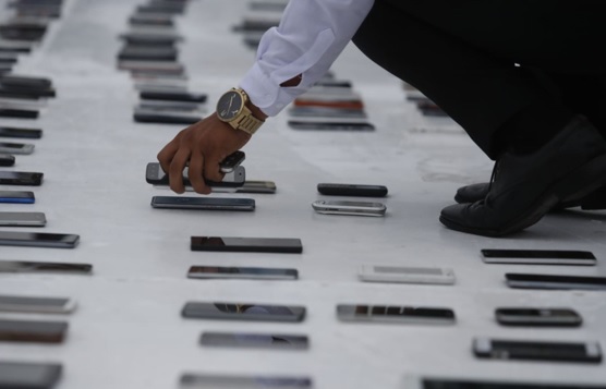 Ejecutivo aprueba medidas para luchar contra el comercio ilegal de teléfonos celulares