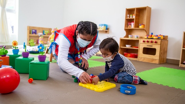 Once mil facilitadoras de Cuna Más ayudaron a mejorar condiciones de vida de familias en el cuidado saludable y aprendizaje infantil 