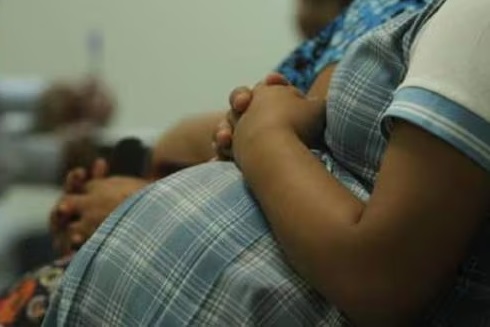 Proponen la adopción desde el vientre materno para reducir aborto clandestino