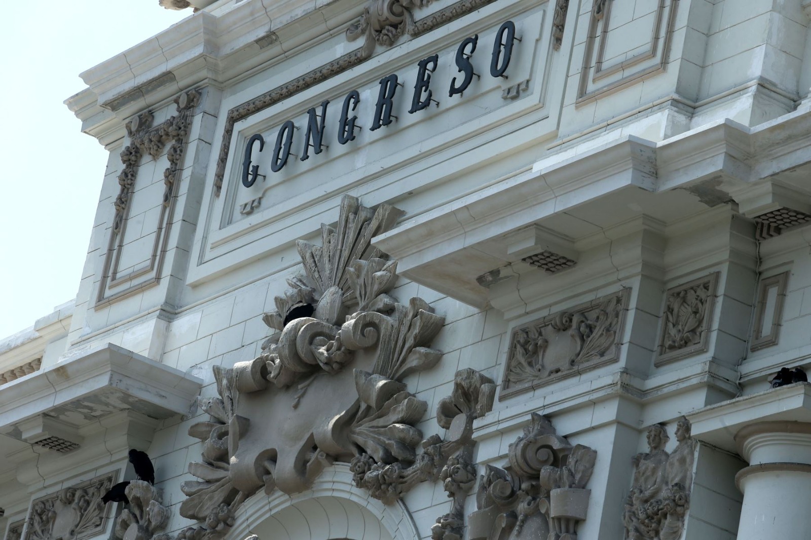 Congreso aprueba eximir de responsabilidad penal uso letal de la fuerza en legítima defensa