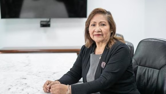 Ministra de la Producción explica designación de exesposo de terrorista Elena Iparraguirre