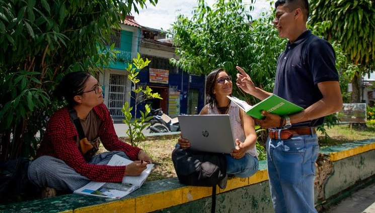 USA ofrece becas a líderes de comunidades para Programa de Soluciones Comunitarias