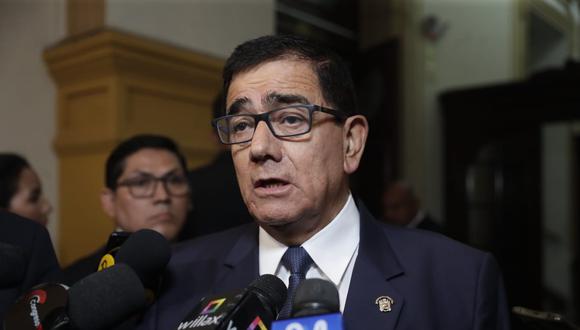 José Williams critica que  López Obrador defienda a Castillo y rechace a Dina Boluarte: “Avala a un corrupto”