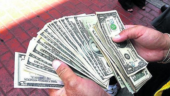 El dólar sigue con tendencia al alza y se cotiza en casi S/3.80
