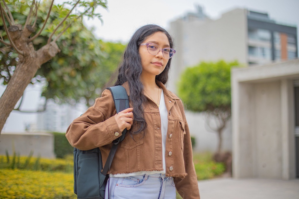 Cómo se seleccionan a las universidades e institutos participantes en un concurso de becas