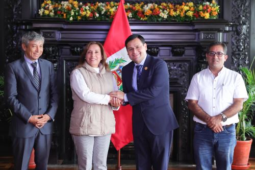 Presidenta Boluarte coordina con autoridades de Lambayeque destrabe de proyectos