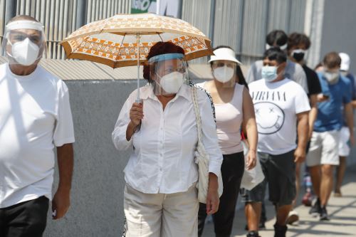 “Aparición de tercera ola en el Perú dependerá del comportamiento de las personas”