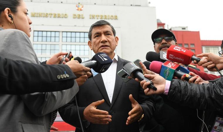 Ministro del Interior: “Policías deben cuidar con prioridad a ciudadanos y no a autoridades”