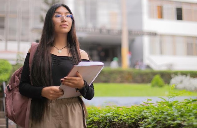 Preseleccionado de Beca 18 postula a la Etapa de Selección del concurso 2024