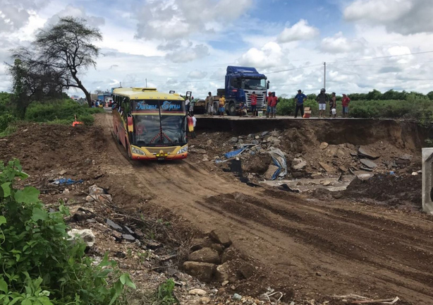 Señales de seguridad en vía IIRSA Norte son colocadas para alertar de zonas de emergencia