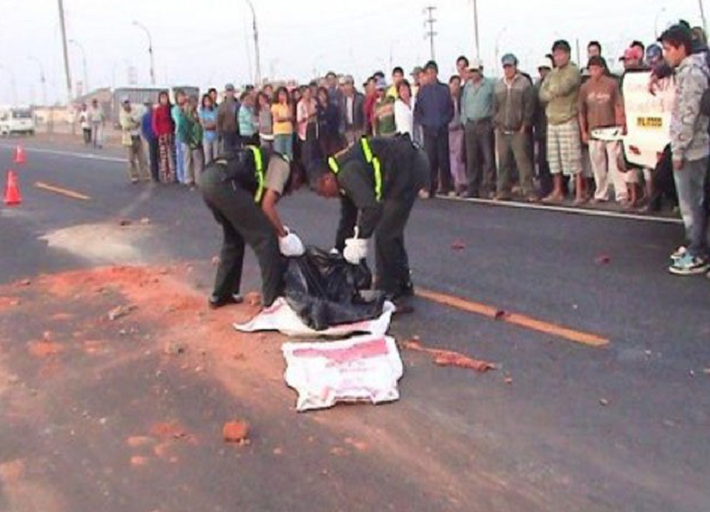 Volquete atropelló esta mañana a un policía en la carretera a Pomalca